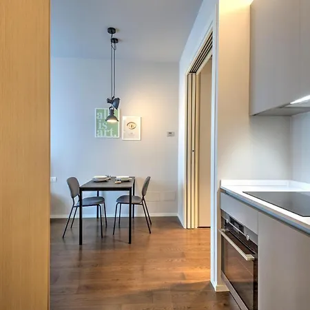 V. Veneto - Porta Venezia - Centro Apartamento